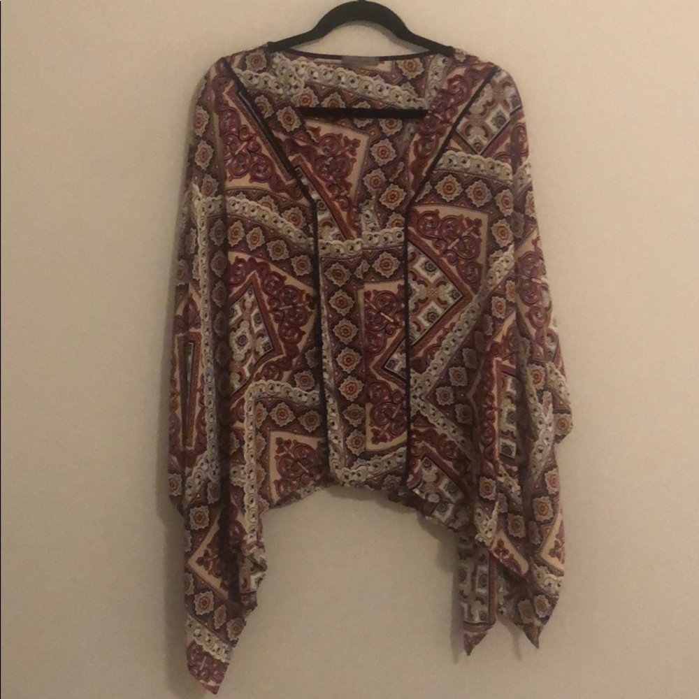 Flowy patterned top